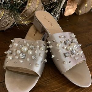 Pearl sandals